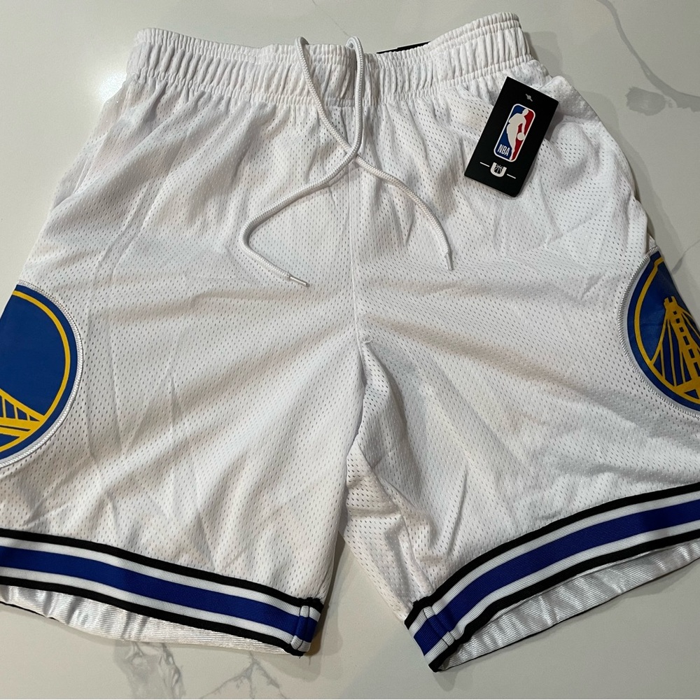 Golden State Warriors Men’s Vacation Print Men’s Shorts Retails $40